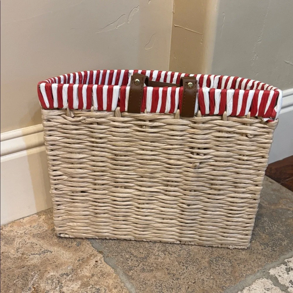 Williamson Home Christmas Holiday Basket